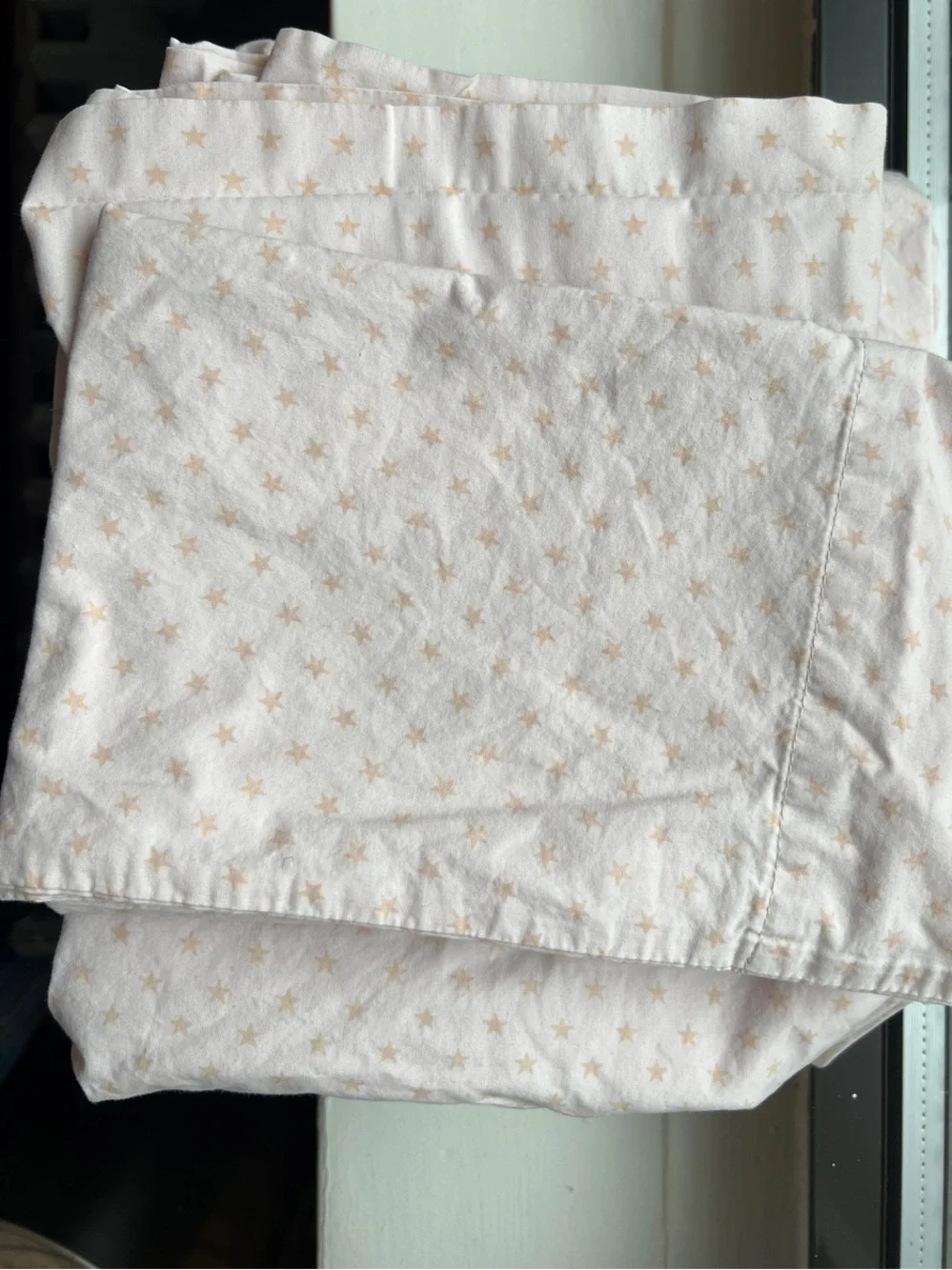 Crate&Barrel Elegang Pink Cozy Cloud Modern Star toddler sheets (2 sets)